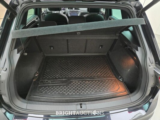 Volkswagen Tiguan ACT Highline Business R 1.4 TSI 150pk 2018 (Origineel-NL), SZ-423-K