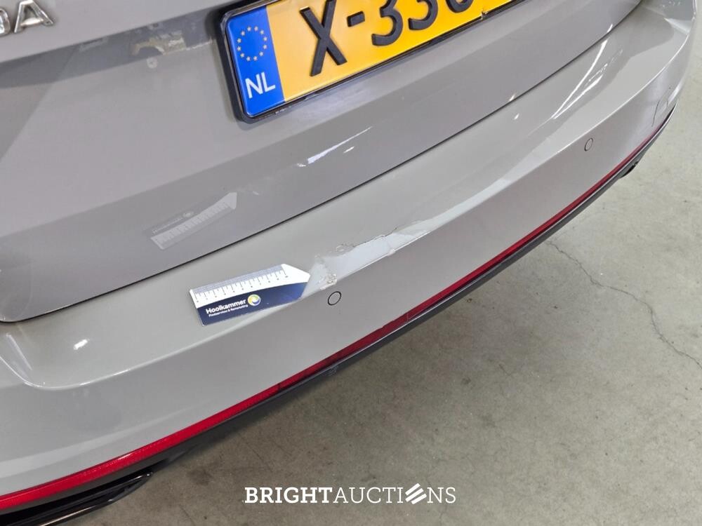 Škoda Octavia Combi RS Business 2.0 TSI 230pk 2016, X-330-DT