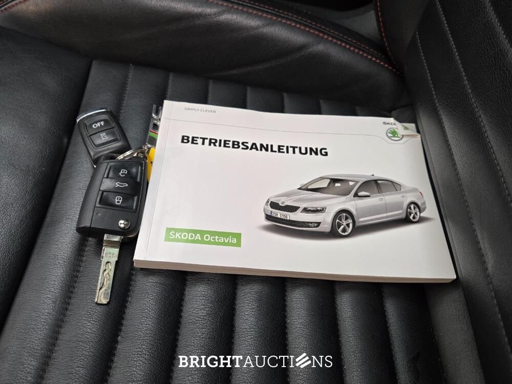 Škoda Octavia Combi RS Business 2.0 TSI 230pk 2016, X-330-DT
