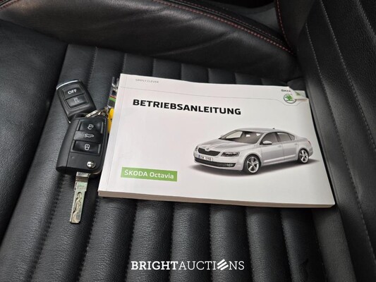 Škoda Octavia Combi RS Business 2.0 TSI 230pk 2016, X-330-DT