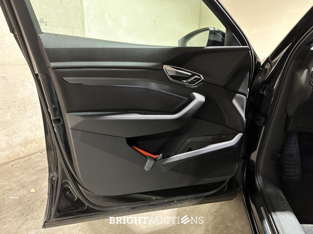 Audi e-tron Sportback 55 Quattro Business edition 95 kWh 408pk 2020 (Origineel-NL + 1e eigenaar), K-601-GZ