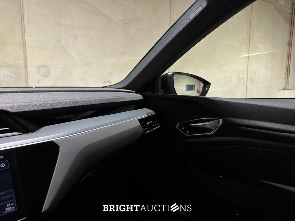 Audi e-tron Sportback 55 Quattro Business edition 95 kWh 408pk 2020 (Origineel-NL + 1e eigenaar), K-601-GZ
