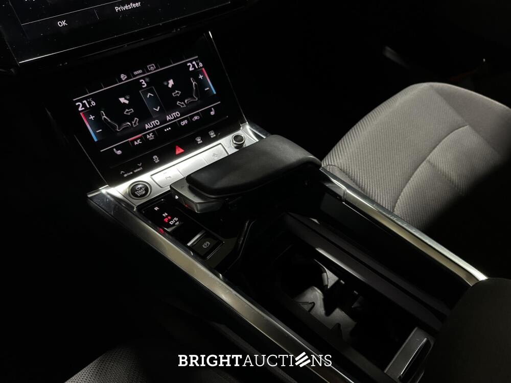 Audi e-tron Sportback 55 Quattro Business edition 95 kWh 408pk 2020 (Origineel-NL + 1e eigenaar), K-601-GZ