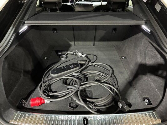 Audi e-tron Sportback 55 Quattro Business edition 95 kWh 408pk 2020 (Origineel-NL + 1e eigenaar), K-601-GZ