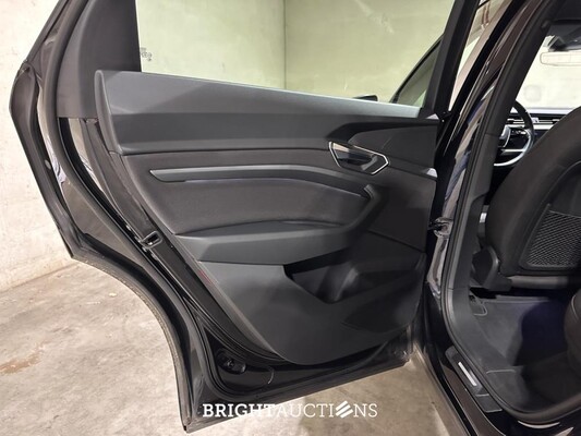 Audi e-tron Sportback 55 Quattro Business edition 95 kWh 408pk 2020 (Origineel-NL + 1e eigenaar), K-601-GZ
