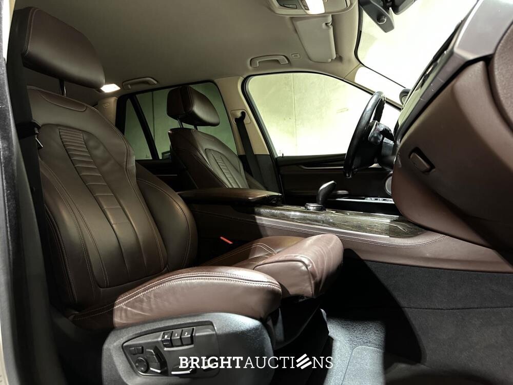 BMW X5 xDrive50i 4.4 V8 High Executive 449pk 2014, J-094-RR