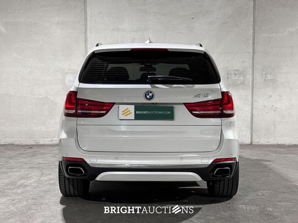 BMW X5 xDrive50i 4.4 V8 High Executive 449pk 2014, J-094-RR
