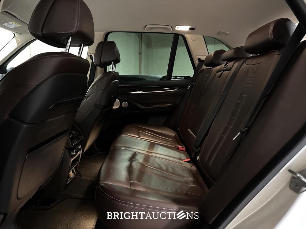 BMW X5 xDrive50i 4.4 V8 High Executive 449pk 2014, J-094-RR