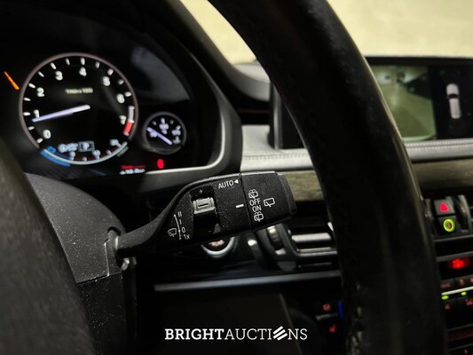 BMW X5 xDrive50i 4.4 V8 High Executive 449pk 2014, J-094-RR