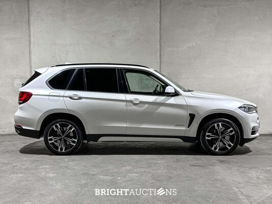 BMW X5 xDrive50i 4.4 V8 High Executive 449pk 2014, J-094-RR