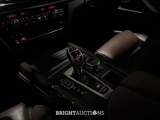 BMW X5 xDrive50i 4.4 V8 High Executive 449pk 2014, J-094-RR