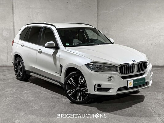 BMW X5 xDrive50i 4.4 V8 High Executive 449pk 2014, J-094-RR