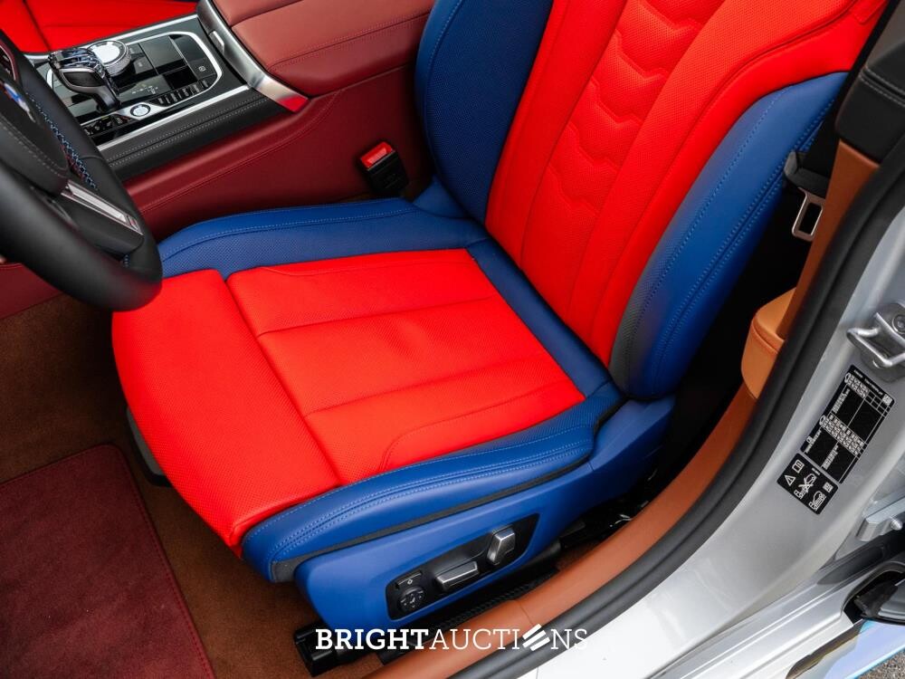 BMW M850i Gran Coupé 4.4 V8 xDrive -The 8 X Jeff Koons- M-Performance 530pk 2023 (1 van 99) (NEW) 8-Serie (Origineel-NL + 1e Eigenaar), X-004-JB