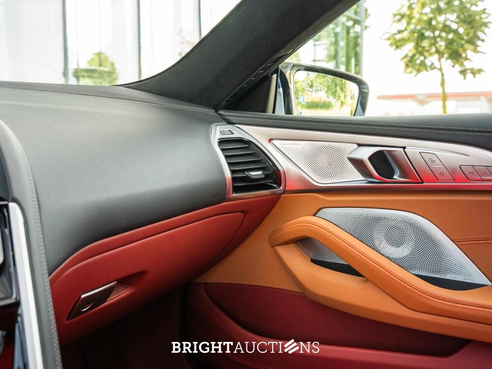 BMW M850i Gran Coupé 4.4 V8 xDrive -The 8 X Jeff Koons- M-Performance 530pk 2023 (1 van 99) (NEW) 8-Serie (Origineel-NL + 1e Eigenaar), X-004-JB