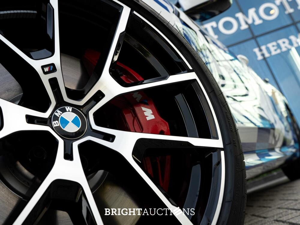 BMW M850i Gran Coupé 4.4 V8 xDrive -The 8 X Jeff Koons- M-Performance 530pk 2023 (1 van 99) (NEW) 8-Serie (Origineel-NL + 1e Eigenaar), X-004-JB