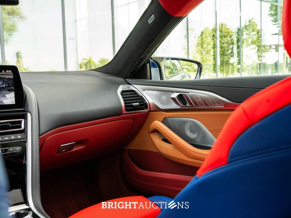 BMW M850i Gran Coupé 4.4 V8 xDrive -The 8 X Jeff Koons- M-Performance 530pk 2023 (1 van 99) (NEW) 8-Serie (Origineel-NL + 1e Eigenaar), X-004-JB