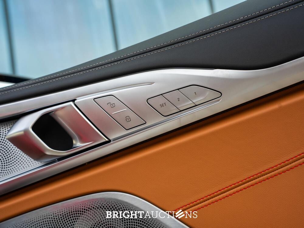 BMW M850i Gran Coupé 4.4 V8 xDrive -The 8 X Jeff Koons- M-Performance 530pk 2023 (1 van 99) (NEW) 8-Serie (Origineel-NL + 1e Eigenaar), X-004-JB
