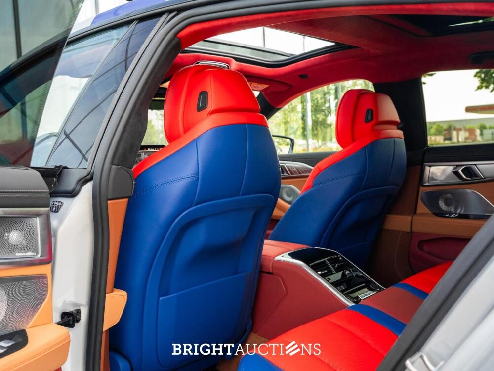 BMW M850i Gran Coupé 4.4 V8 xDrive -The 8 X Jeff Koons- M-Performance 530pk 2023 (1 van 99) (NEW) 8-Serie (Origineel-NL + 1e Eigenaar), X-004-JB