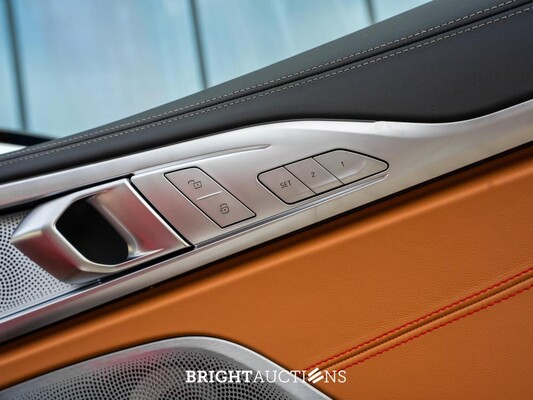 BMW M850i Gran Coupé 4.4 V8 xDrive -The 8 X Jeff Koons- M-Performance 530pk 2023 (1 van 99) (NEW) 8-Serie (Origineel-NL + 1e Eigenaar), X-004-JB