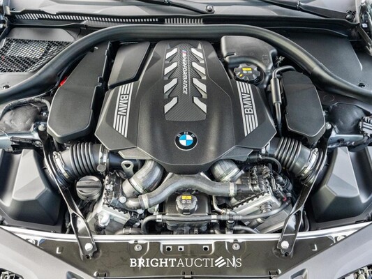 BMW M850i Gran Coupé 4.4 V8 xDrive -The 8 X Jeff Koons- M-Performance 530pk 2023 (1 van 99) (NEW) 8-Serie (Origineel-NL + 1e Eigenaar), X-004-JB