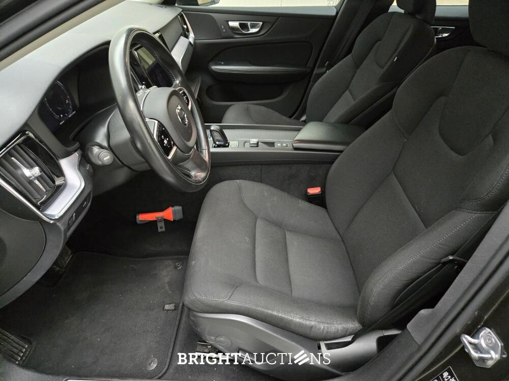 Volvo V60 B3 Momentum 2.0 163pk 2021 (Origineel-NL), K-150-JF
