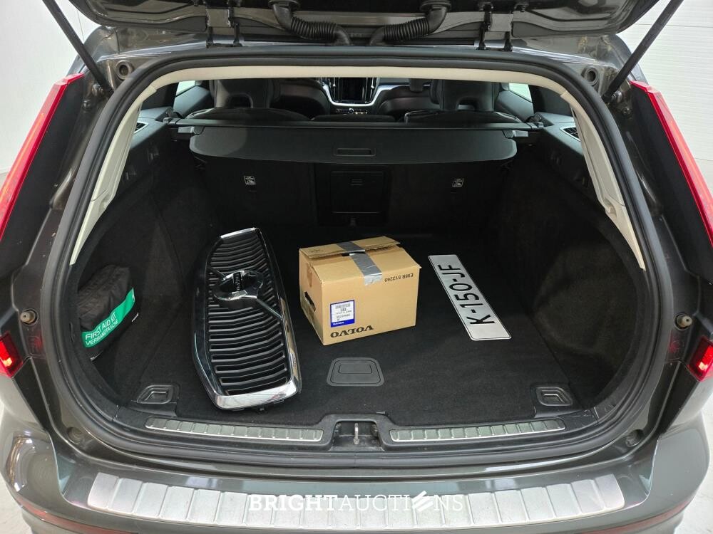Volvo V60 B3 Momentum 2.0 163pk 2021 (Origineel-NL), K-150-JF