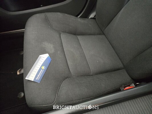 Volvo V60 B3 Momentum 2.0 163pk 2021 (Origineel-NL), K-150-JF