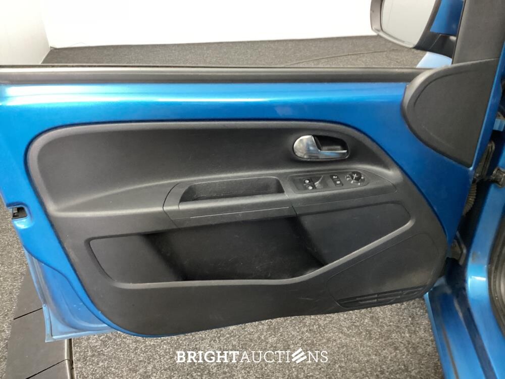 Volkswagen up! BMT move up! 1.0 60pk 2017 (Origineel-NL), KT-455-T