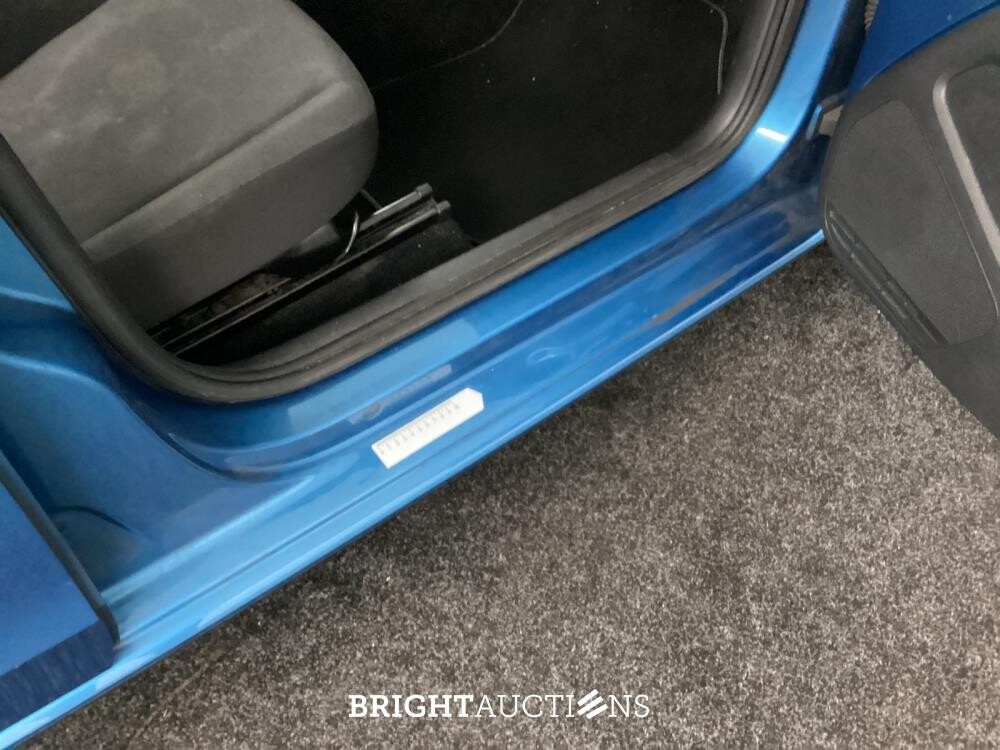 Volkswagen up! BMT move up! 1.0 60pk 2017 (Origineel-NL), KT-455-T