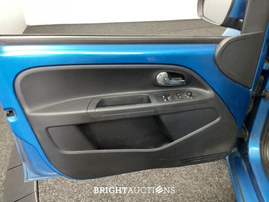 Volkswagen up! BMT move up! 1.0 60pk 2017 (Origineel-NL), KT-455-T