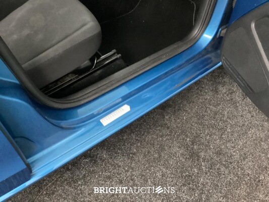 Volkswagen up! BMT move up! 1.0 60pk 2017 (Origineel-NL), KT-455-T