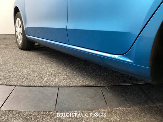 Volkswagen up! BMT move up! 1.0 60pk 2017 (Origineel-NL), KT-455-T