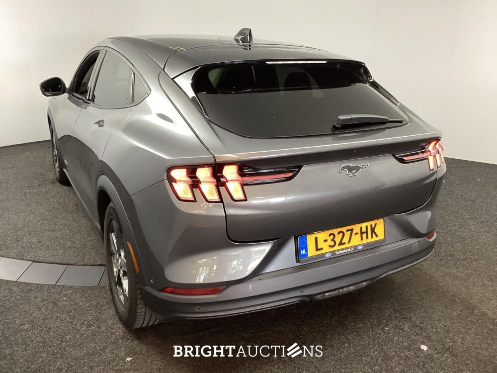 Ford Mustang Mach-E RWD 75 kWh 258pk 2021 (Origineel-NL), L-327-HK
