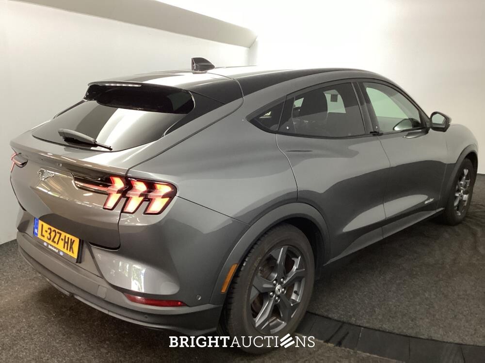 Ford Mustang Mach-E RWD 75 kWh 258pk 2021 (Origineel-NL), L-327-HK