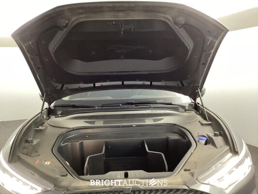 Ford Mustang Mach-E RWD 75 kWh 258pk 2021 (Origineel-NL), L-327-HK