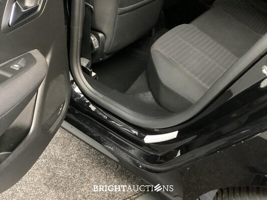 Peugeot 208 Active Pack 1.2 PureTech 101pk 2022 (Origineel-NL), P-729-ZX