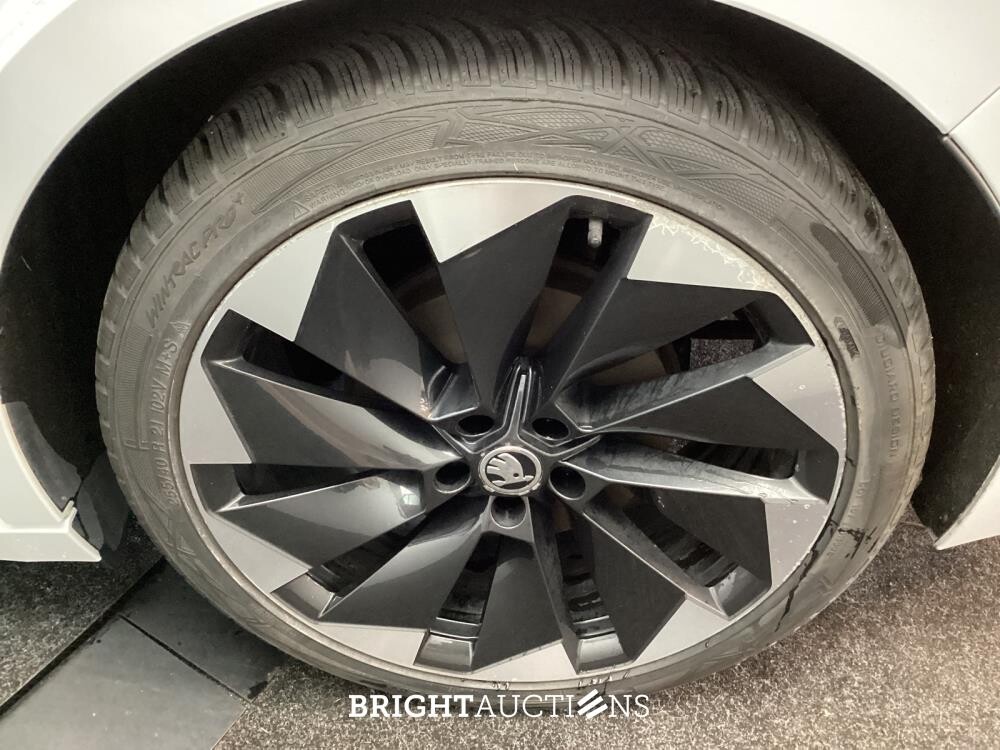 Škoda Enyaq iV 80 Sportline 204pk 2022 (Origineel-NL), P-620-FL