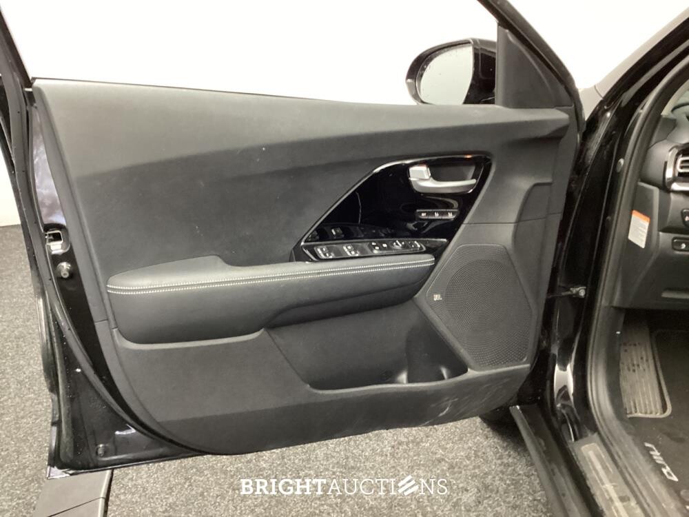 Kia Niro e- ExecutiveLine 64 kWh 204pk 2020 (Origineel-NL), H-398-ZD