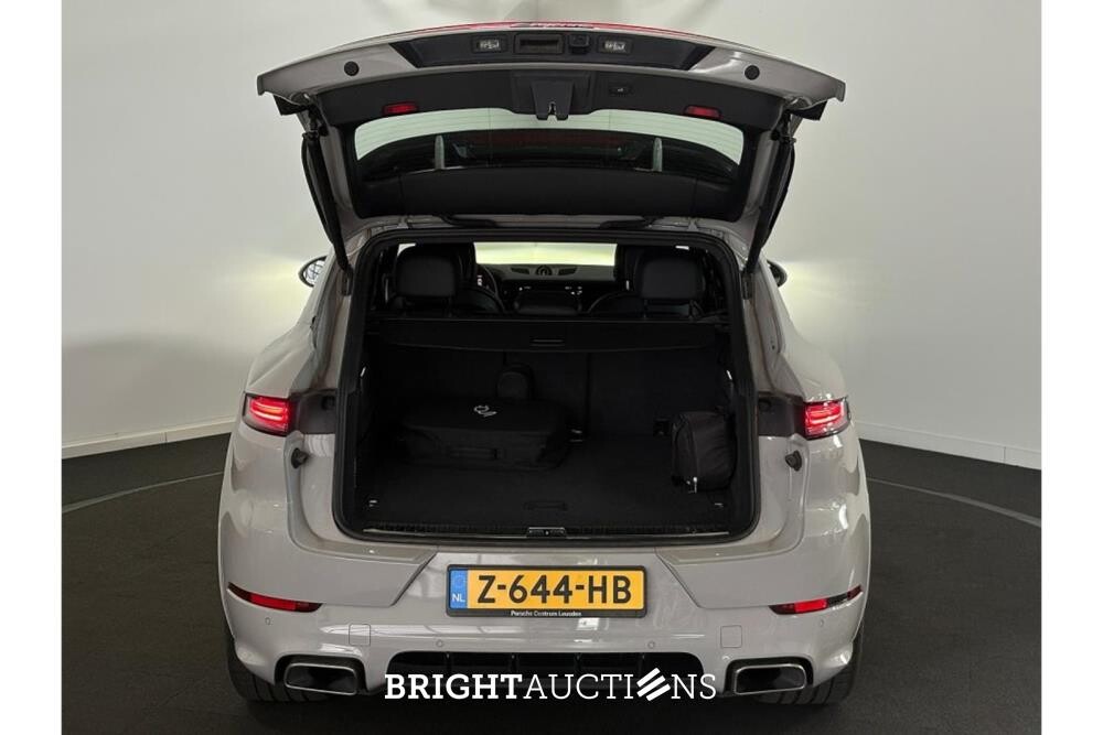 Porsche Cayenne E-Hybrid 3.0 481pk 2024 (Origineel-NL), Z-644-HB