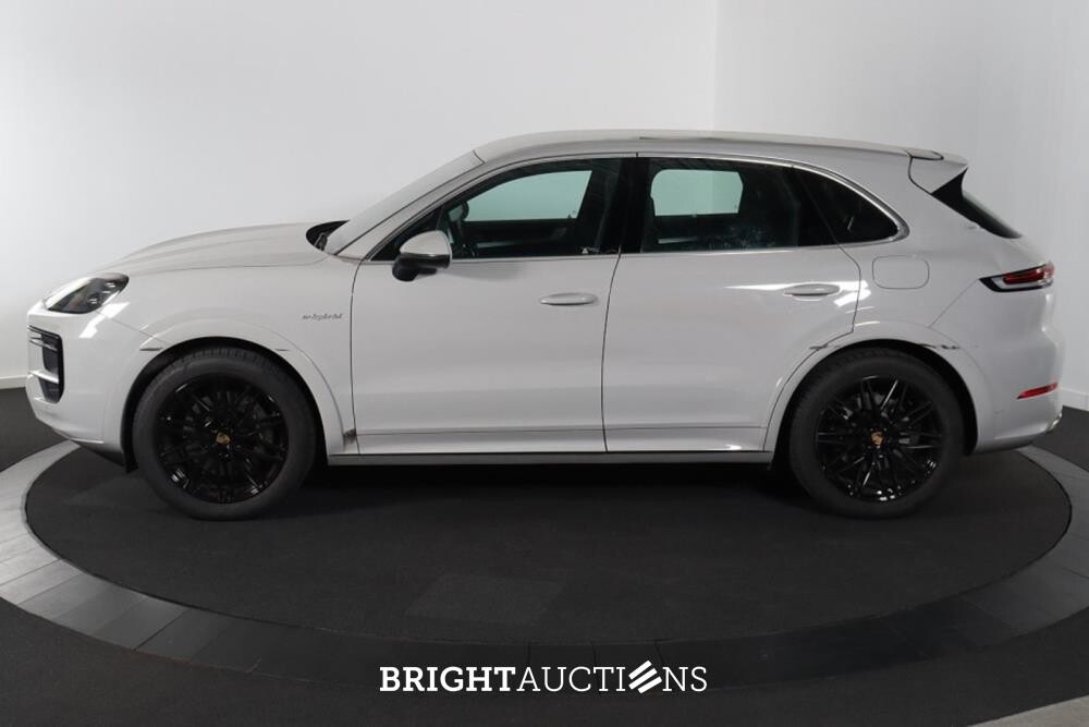 Porsche Cayenne E-Hybrid 3.0 481pk 2024 (Origineel-NL), Z-644-HB