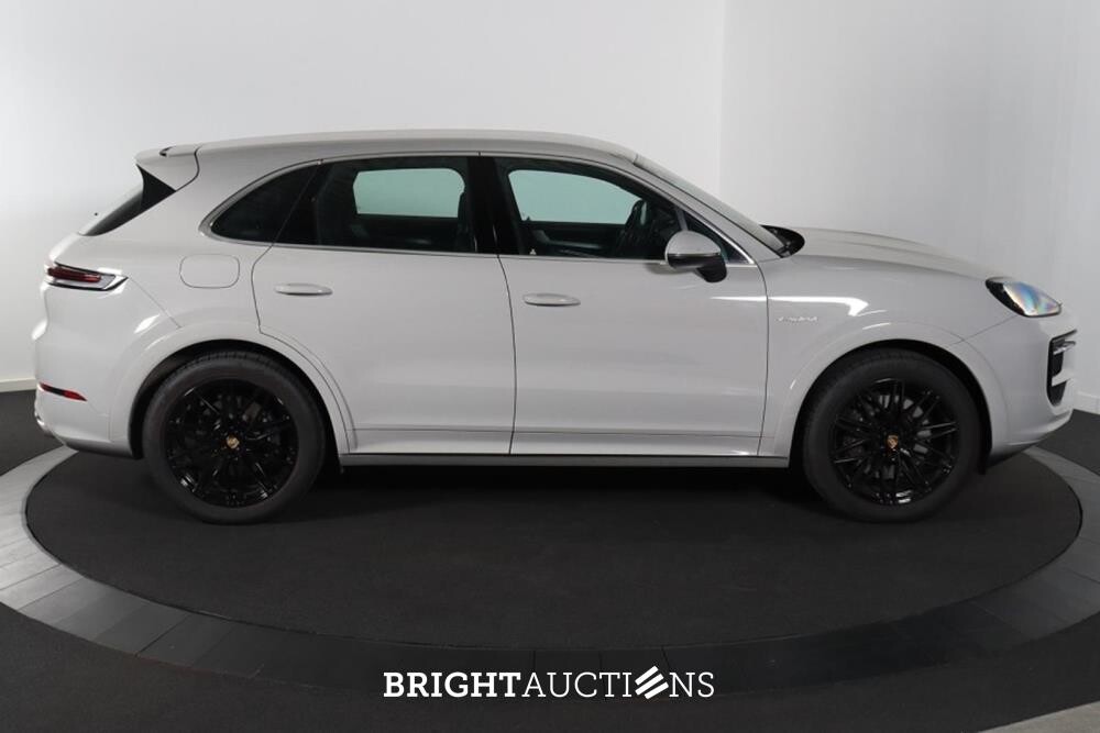 Porsche Cayenne E-Hybrid 3.0 481pk 2024 (Origineel-NL), Z-644-HB