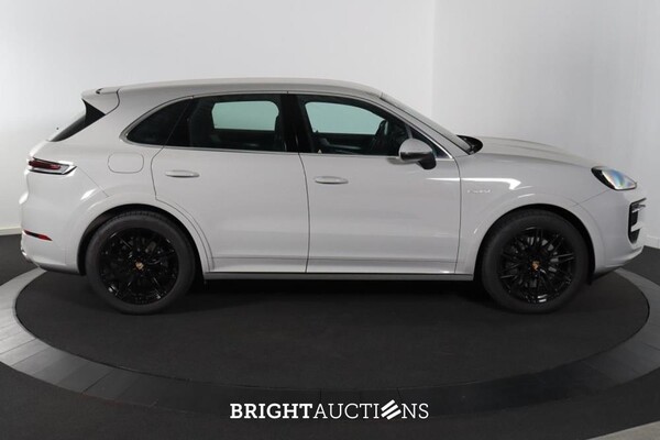 Porsche Cayenne E-Hybrid 3.0 481pk 2024 (Origineel-NL), Z-644-HB