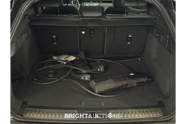 Land Rover Range Rover Velar P400e Dynamic HSE PHEV 2.0 AWD 443pk 2024 (Origineel-NL), Z-139-HJ
