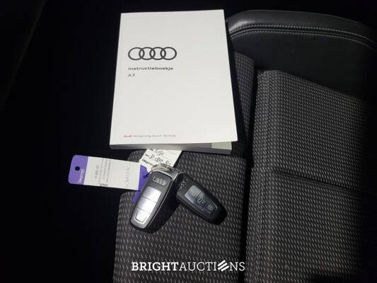 Audi A3 Limousine 30 S edition TFSI 110pk 2022 (Origineel-NL), P-882-RT