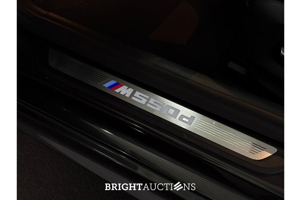 BMW M550d xDrive 5 Serie High Executive 399pk 2019 5-Serie, R-967-HZ