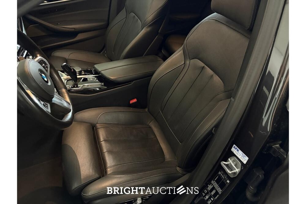 BMW M550d xDrive 5 Serie High Executive 399pk 2019 5-Serie, R-967-HZ