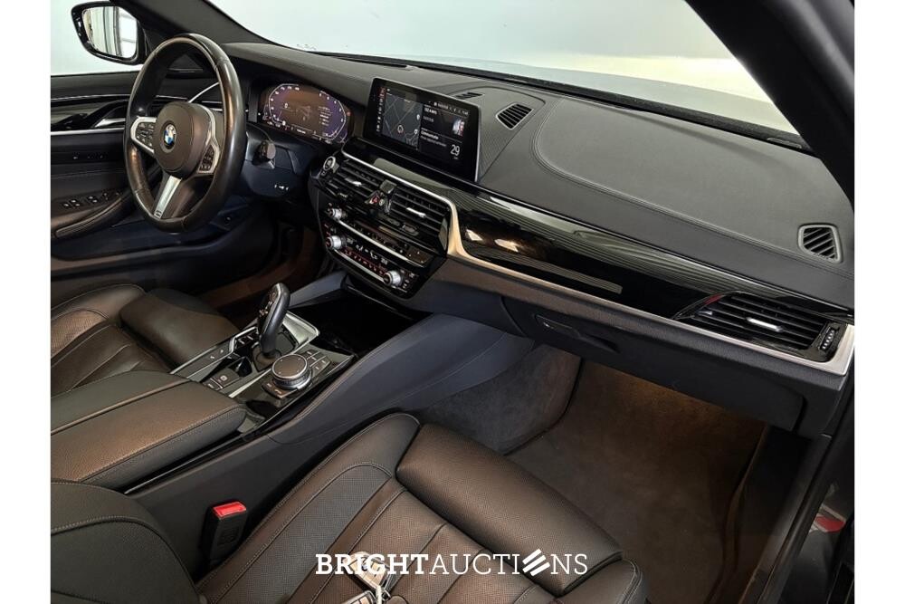 BMW M550d xDrive 5 Serie High Executive 399pk 2019 5-Serie, R-967-HZ