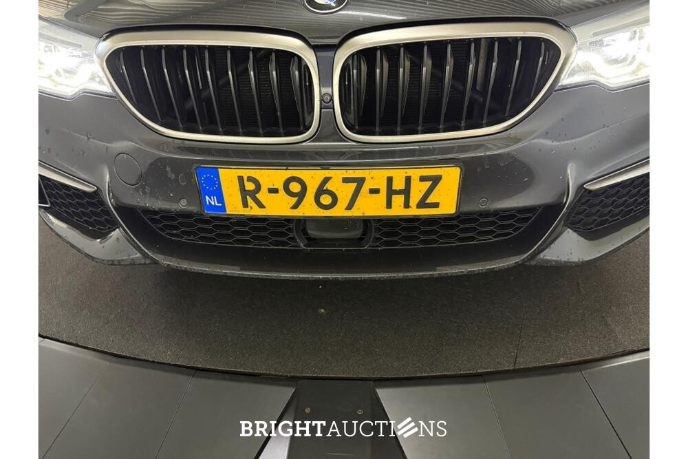 BMW M550d xDrive 5 Serie High Executive 399pk 2019 5-Serie, R-967-HZ