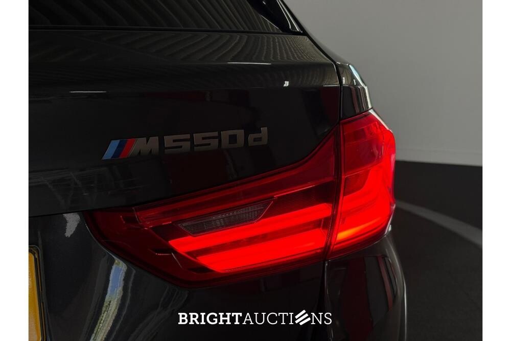 BMW M550d xDrive 5 Serie High Executive 399pk 2019 5-Serie, R-967-HZ