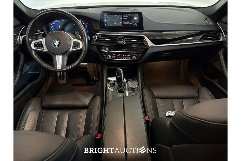 BMW M550d xDrive 5 Serie High Executive 399pk 2019 5-Serie, R-967-HZ